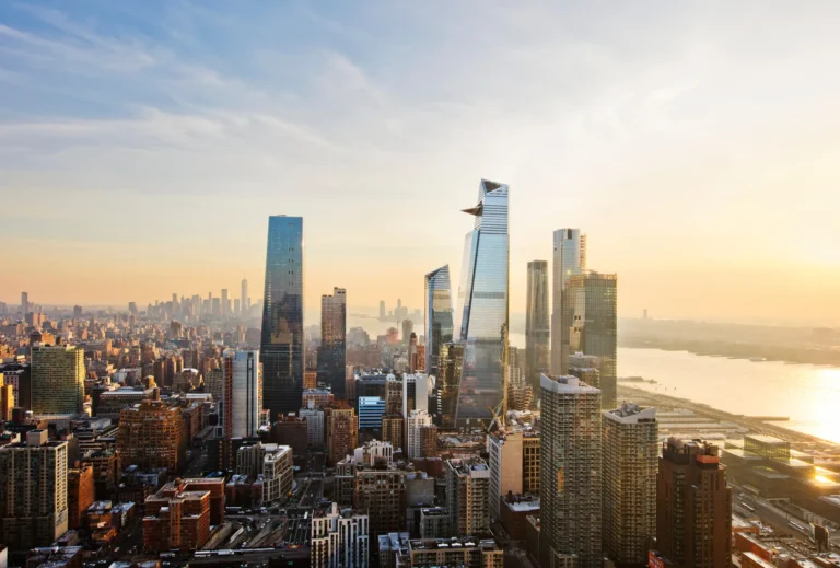 Modern Urban Living: Redefining City Lifestyles with Smart Design and Sustainable Innovation