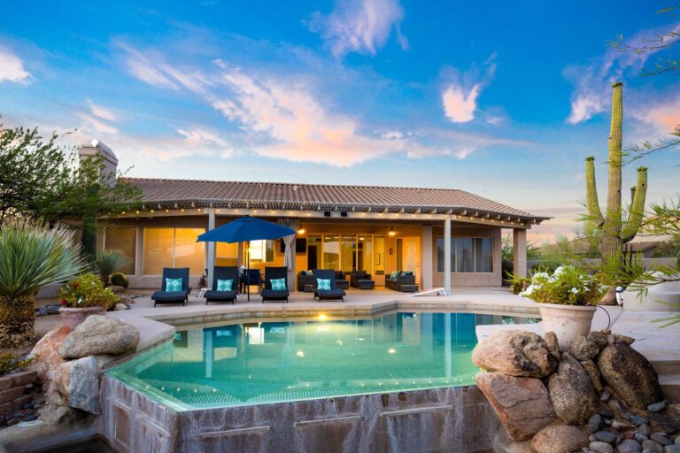 Desert Vista Luxury Homes: Architectural Elegance, Innovation & Real-Life Examples