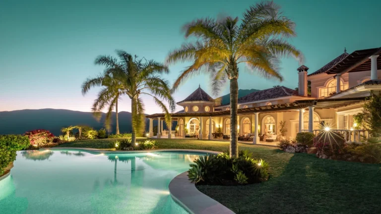 Luxury Real Estate Investment: A Complete Guide to Profitable High-End Property Strategies